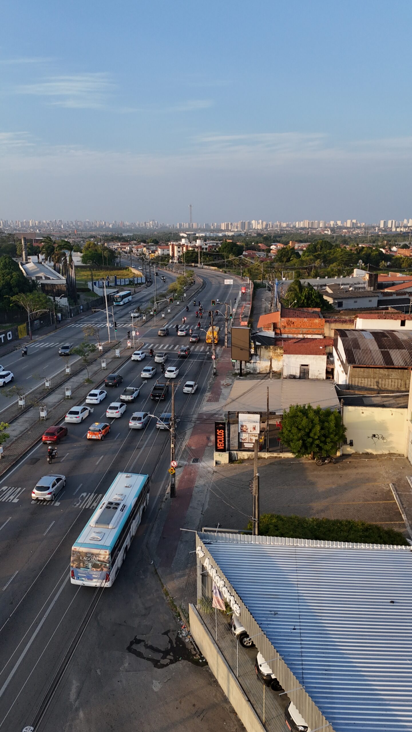 Av. Alberto Craveiro