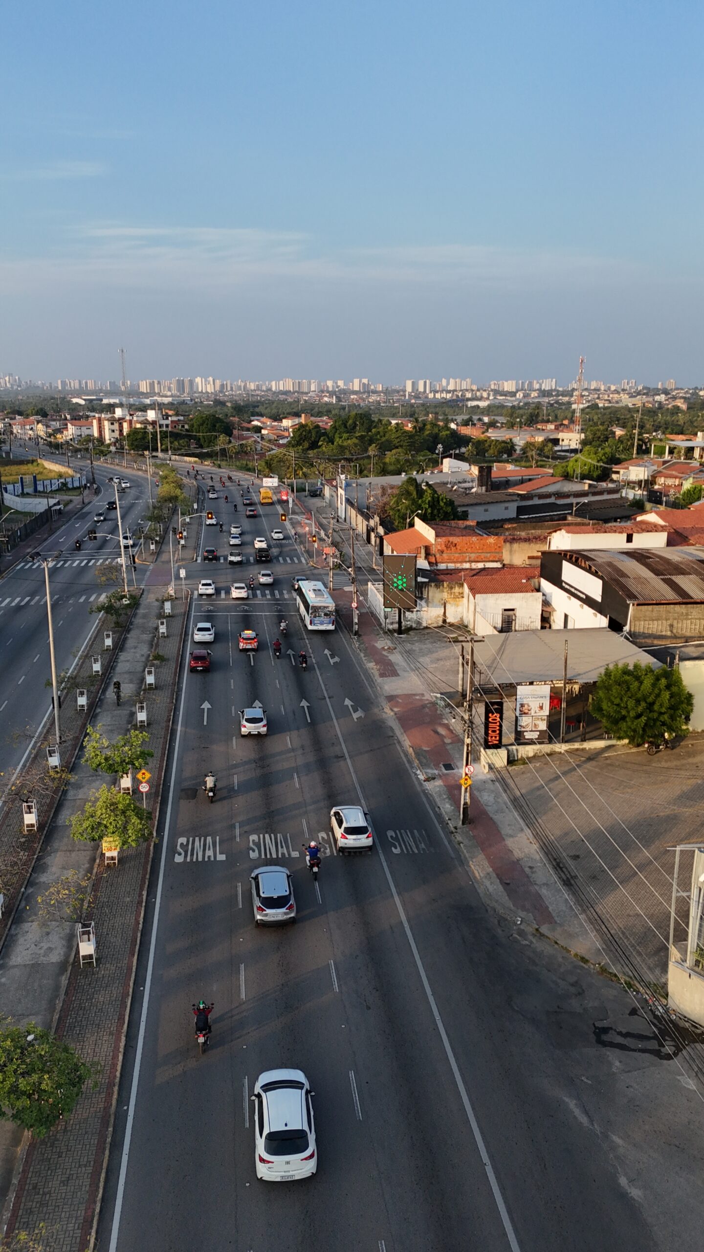 Av. Alberto Craveiro