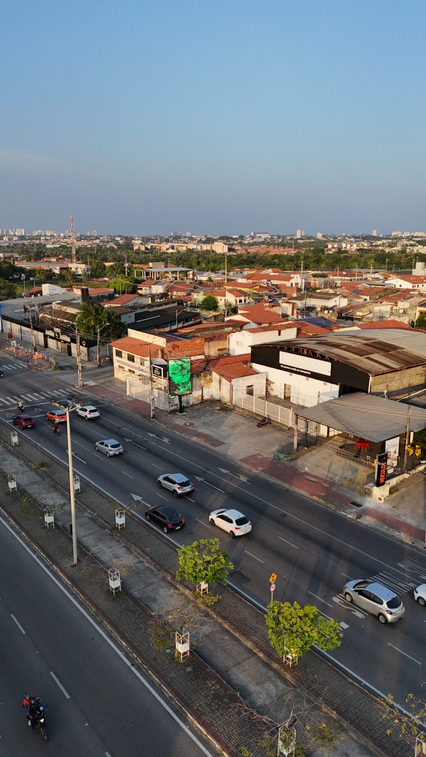 Av. Alberto Craveiro