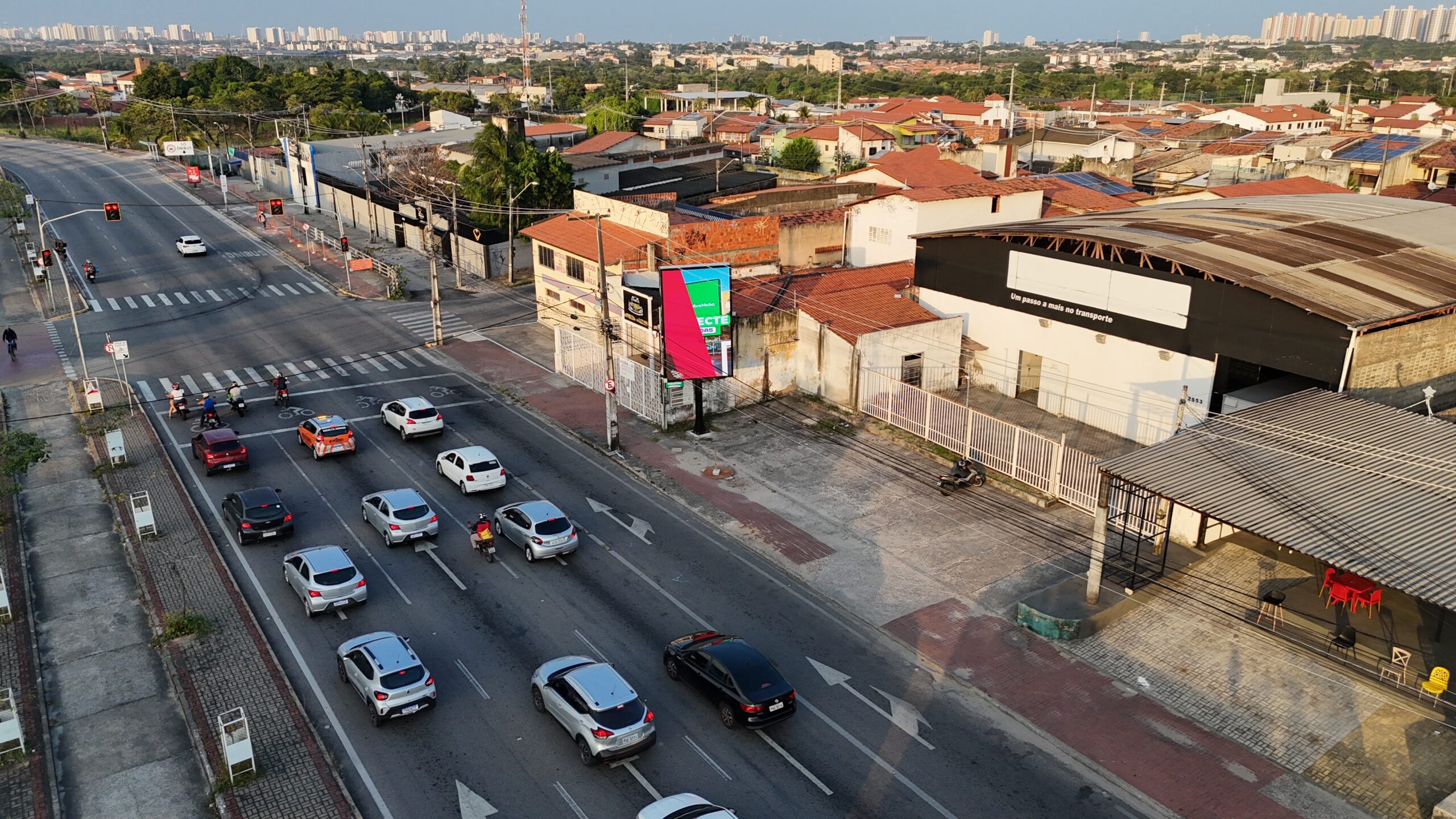 Av. Alberto Craveiro