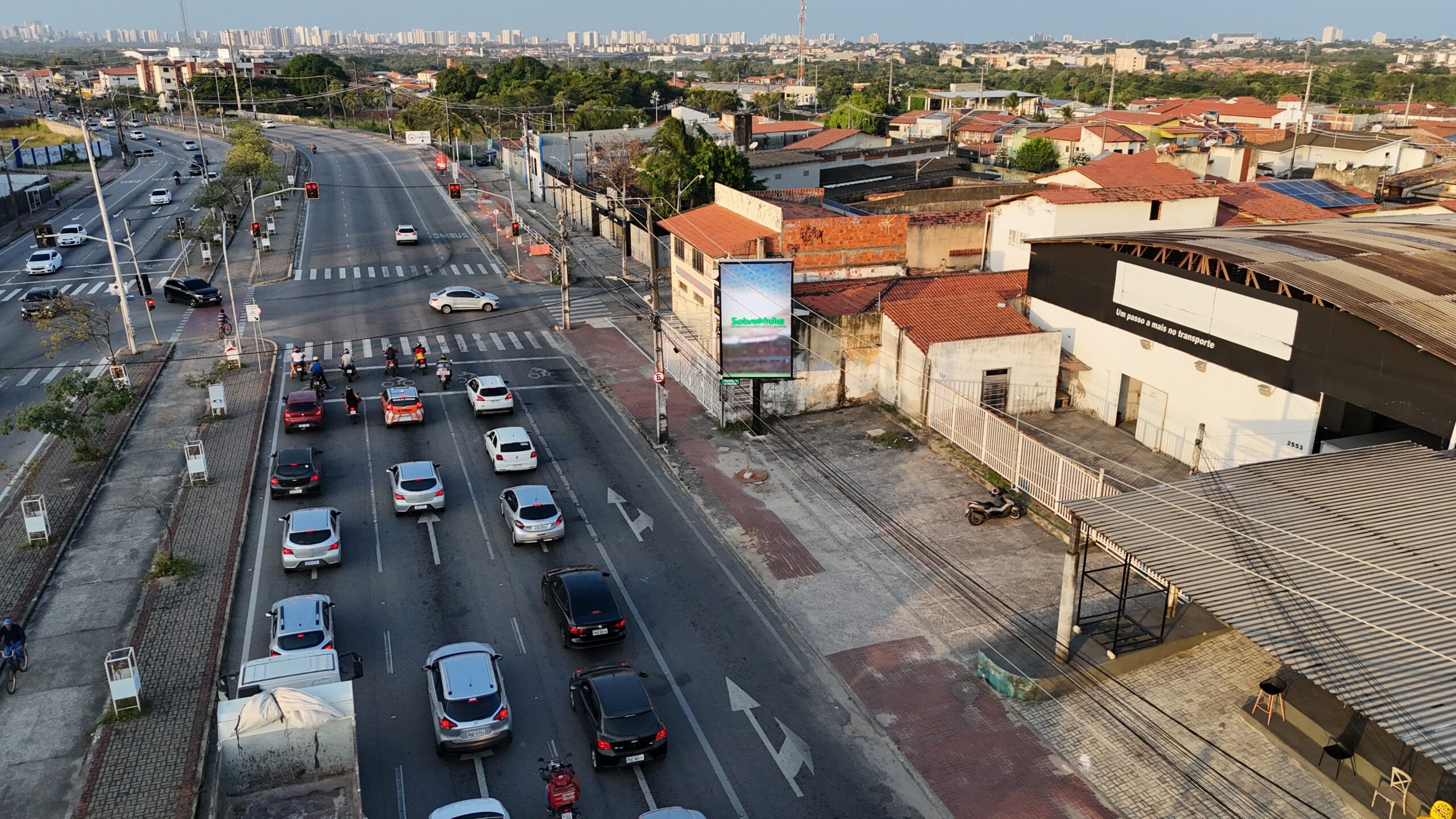 Av. Alberto Craveiro