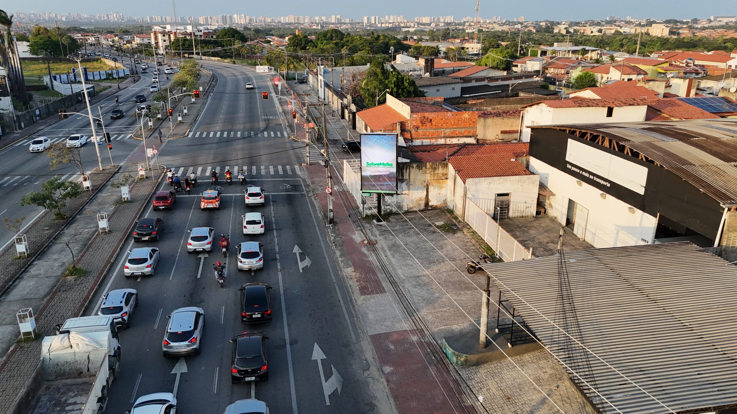 Av. Alberto Craveiro