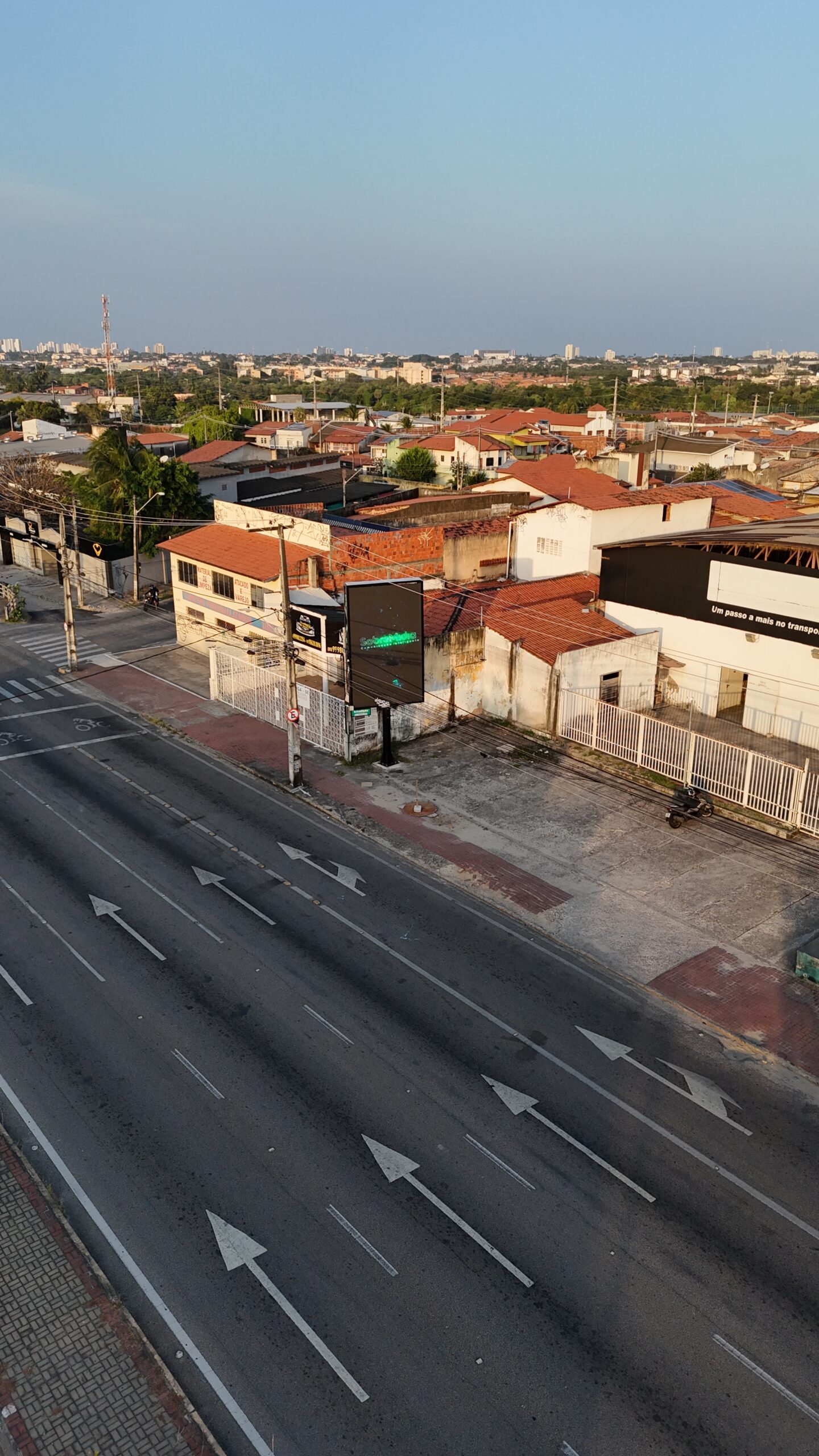 Av. Alberto Craveiro