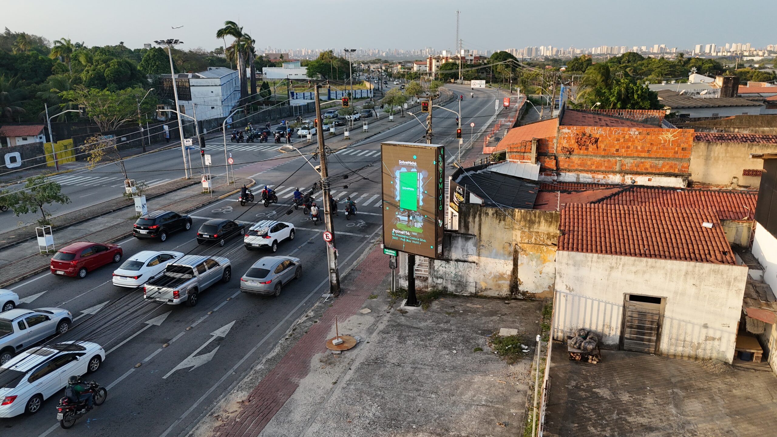 Av. Alberto Craveiro