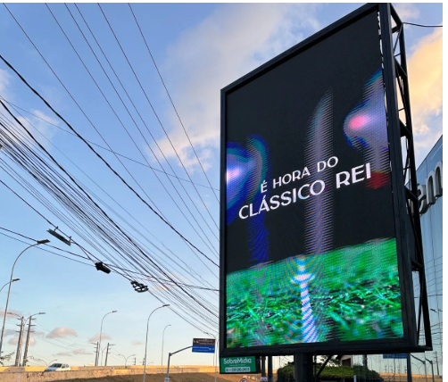 Novo painel da SobreMídia estreia com ação especial durante o Clássico-Rei